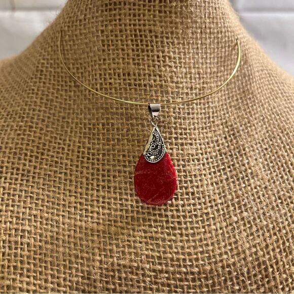 Sponge, coral, teardrop pendant set with sterling silver details 1.5” - Picture 4 of 7